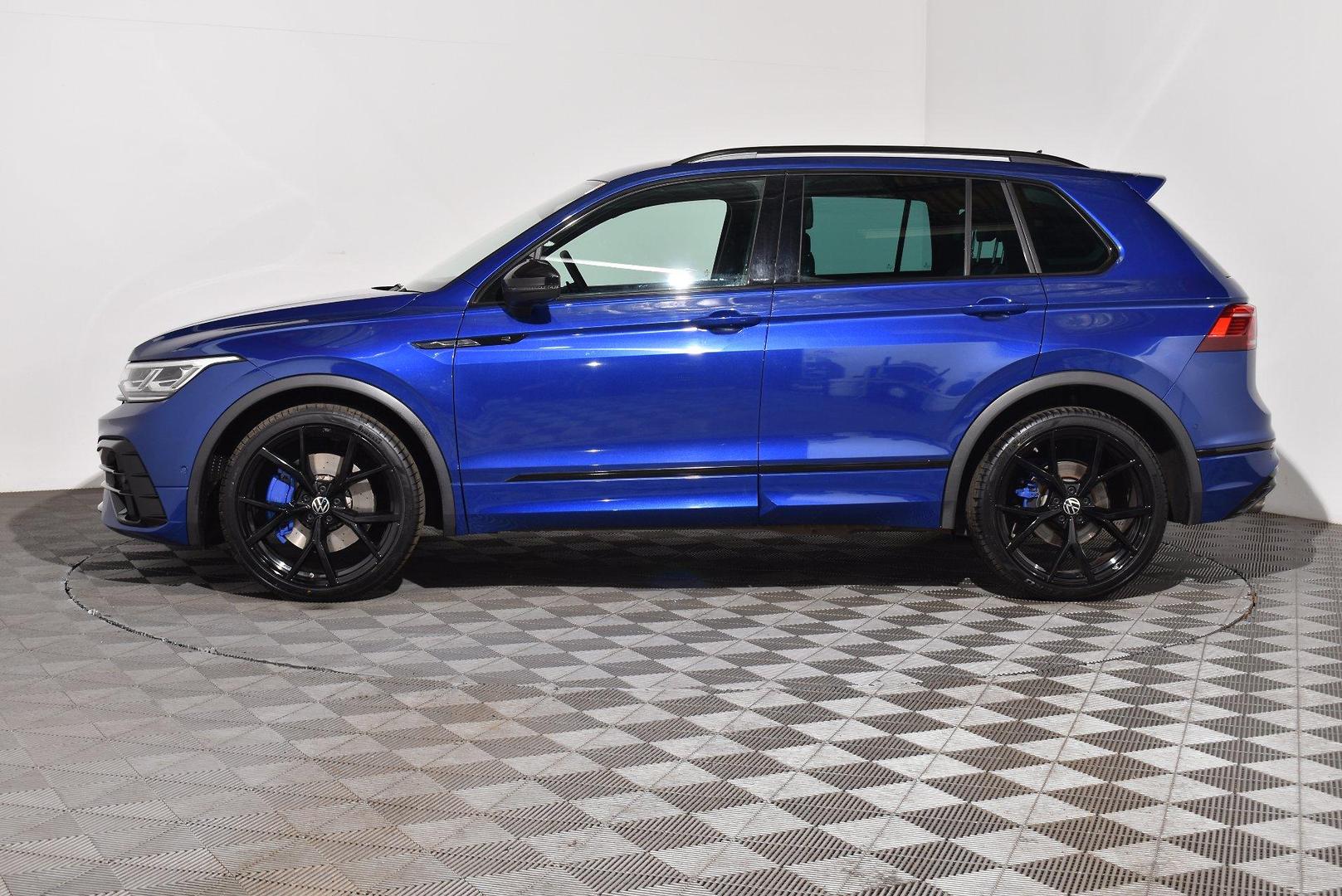 2023 Volkswagen Tiguan R — photo 11