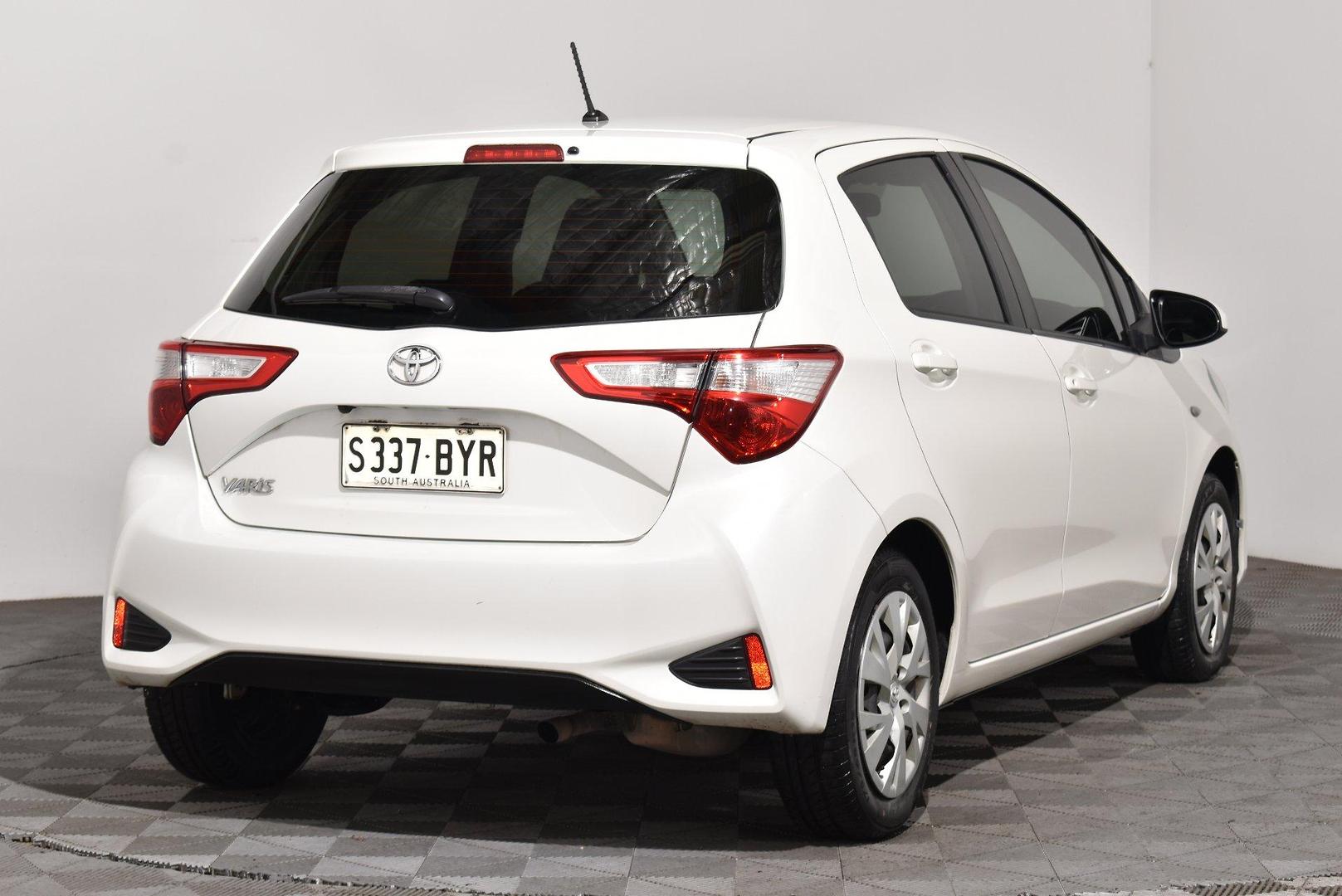 2018 Toyota Yaris Ascent — photo 14