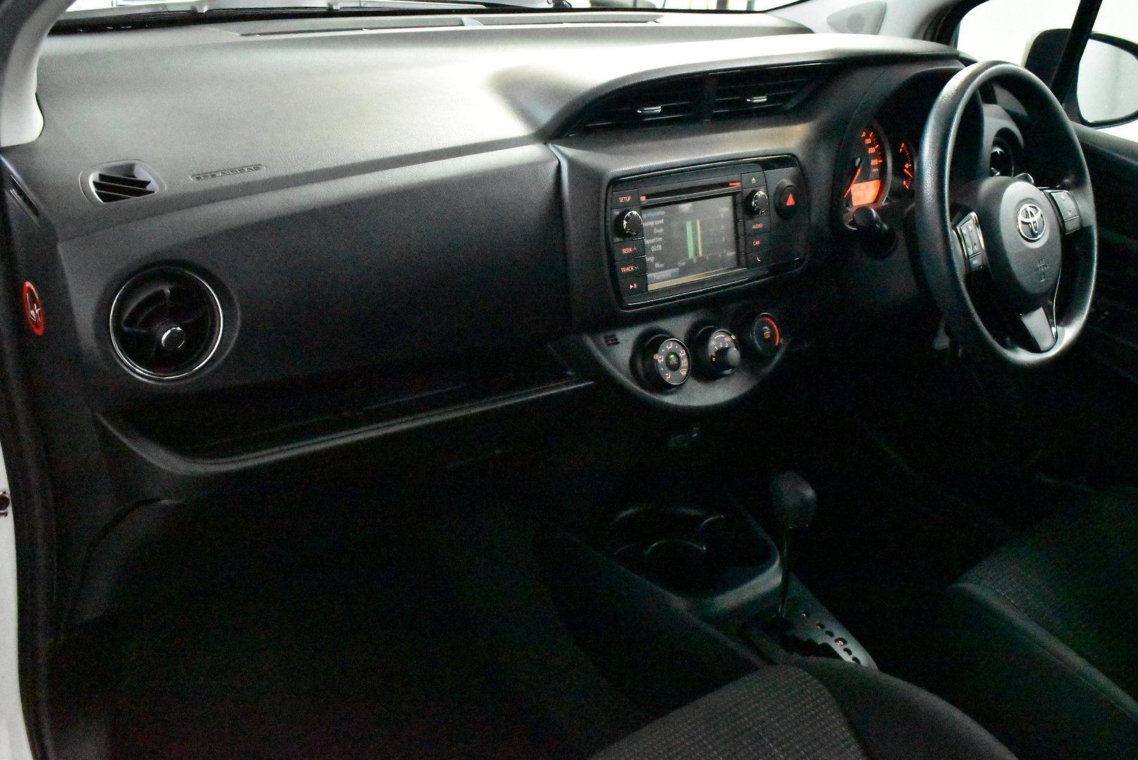 2018 Toyota Yaris Ascent — photo 6