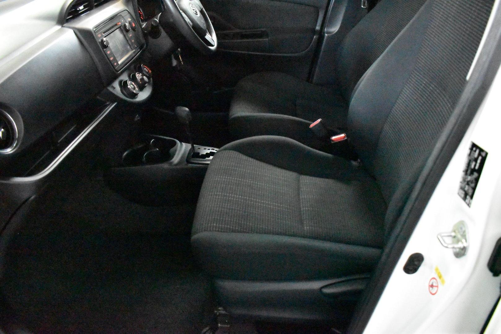 2018 Toyota Yaris Ascent — photo 7