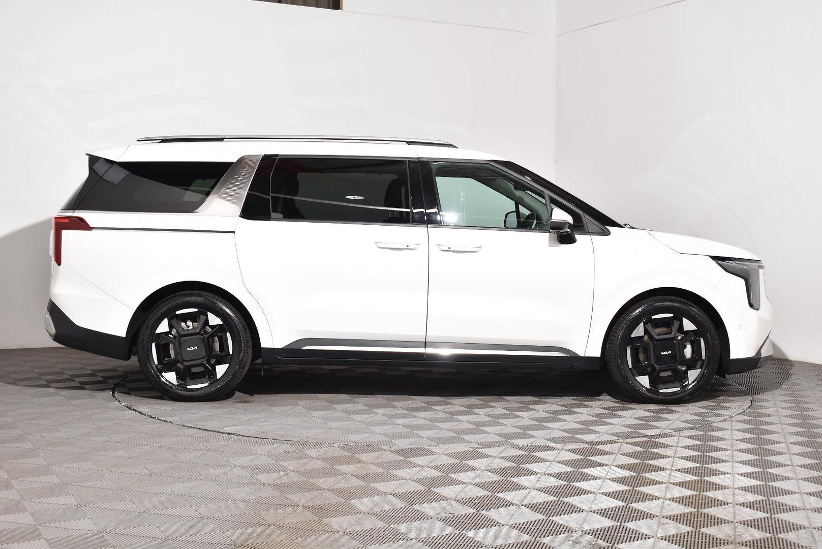2024 Kia Carnival GTLine — photo 12