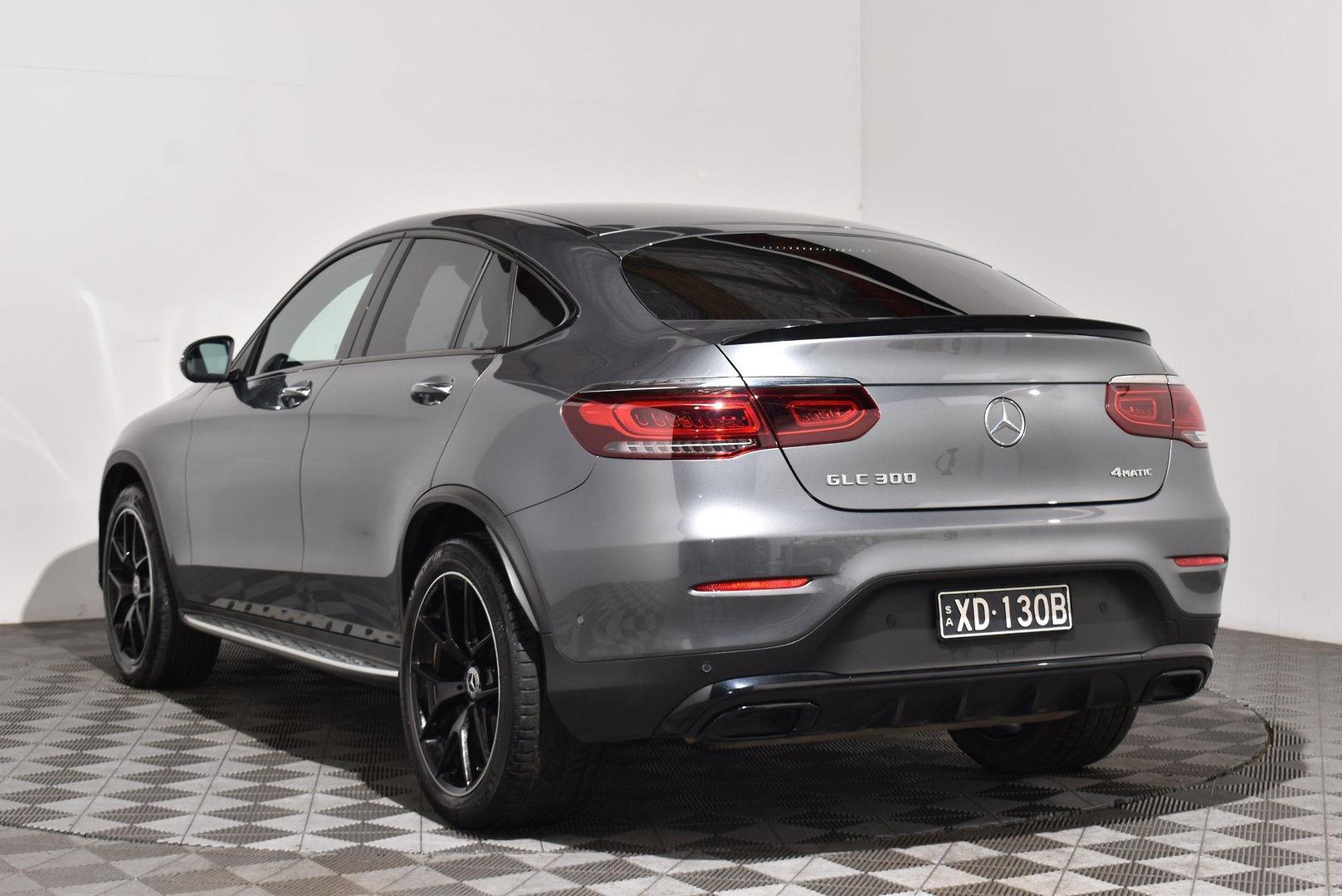 2022 Mercedes-Benz GLC-Class GLC300 — photo 2