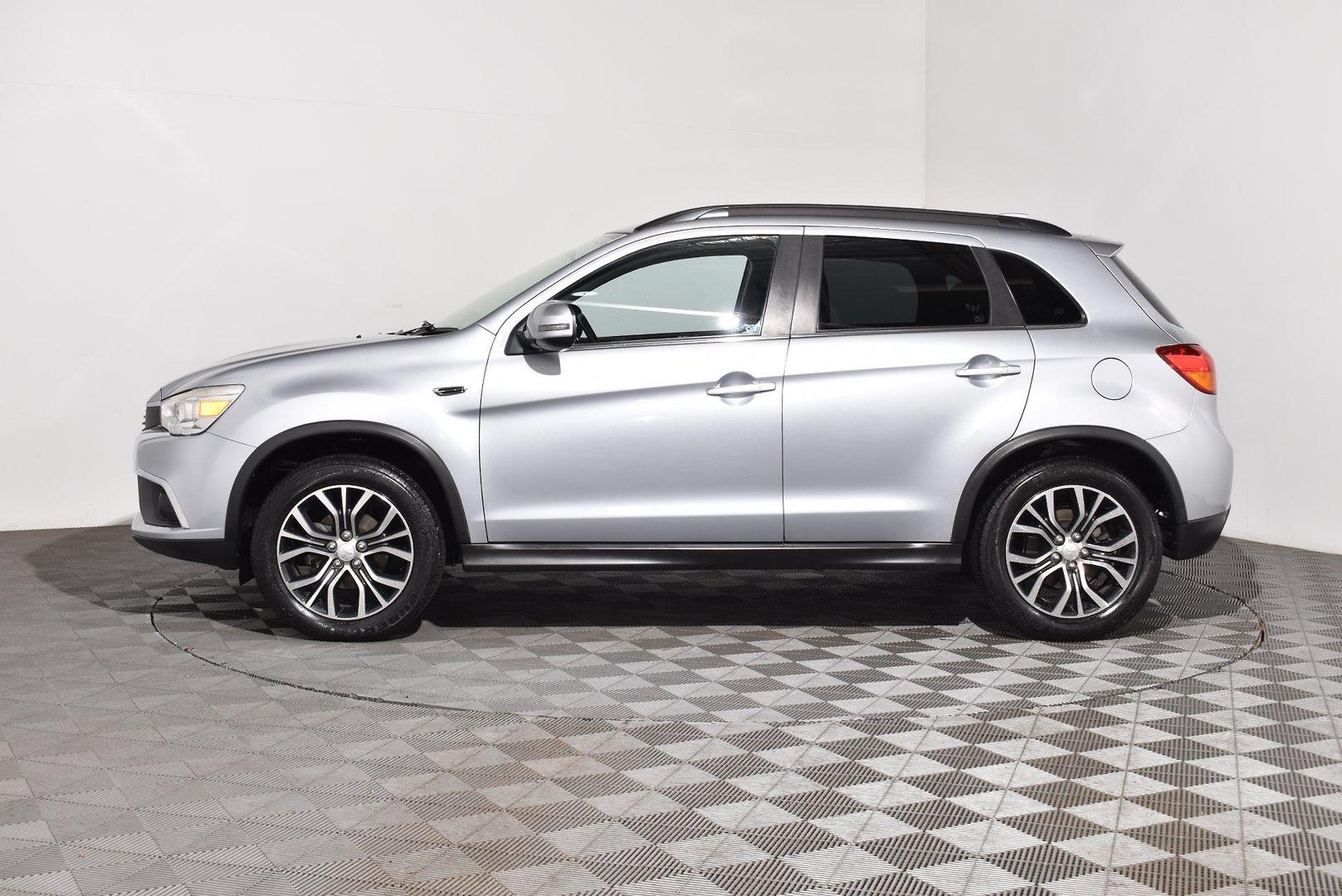 2016 Mitsubishi ASX LS — photo 11
