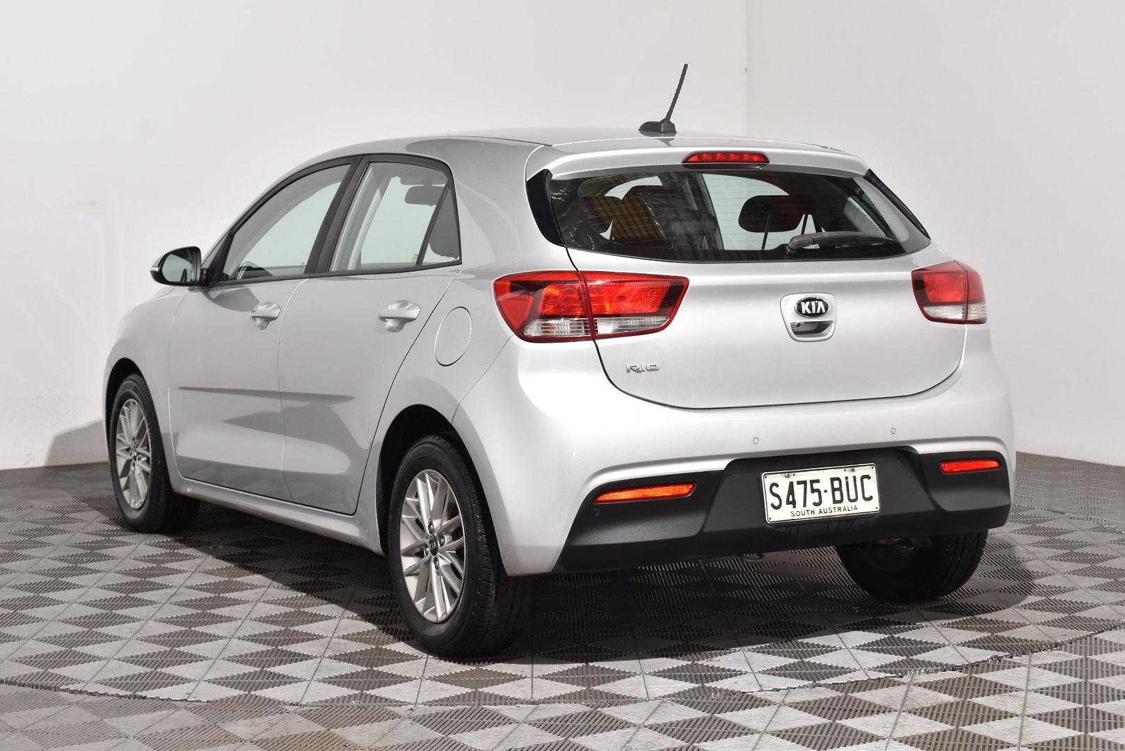 2017 Kia Rio Si — photo 2