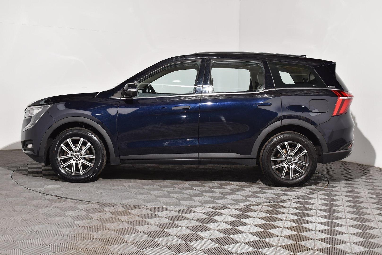 2023 Mahindra XUV700 AX7L — photo 11