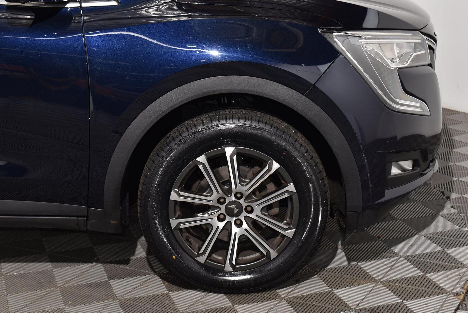 2023 Mahindra XUV700 AX7L — photo 18