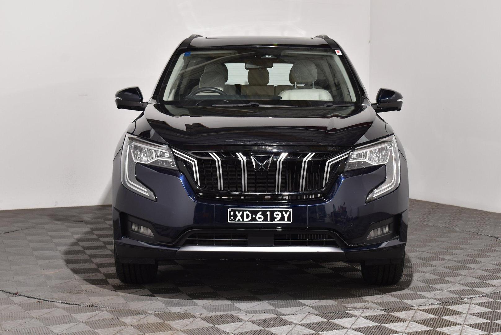 2023 Mahindra XUV700 AX7L — photo 3