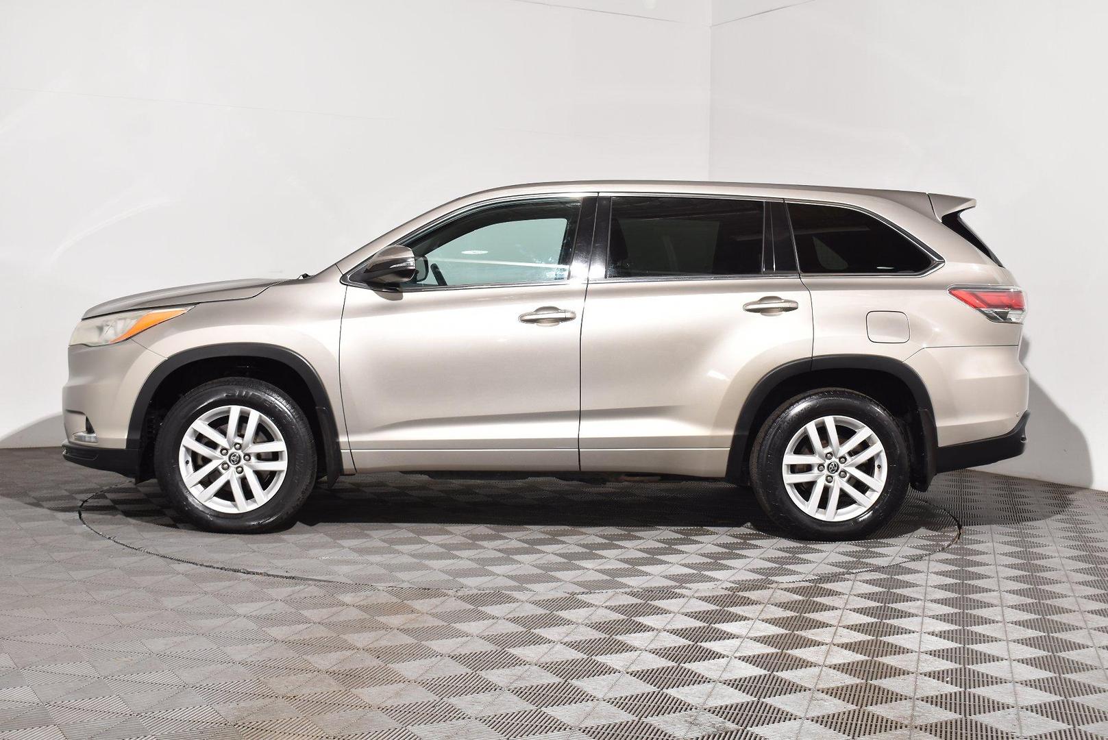 2016 Toyota Kluger GX — photo 11