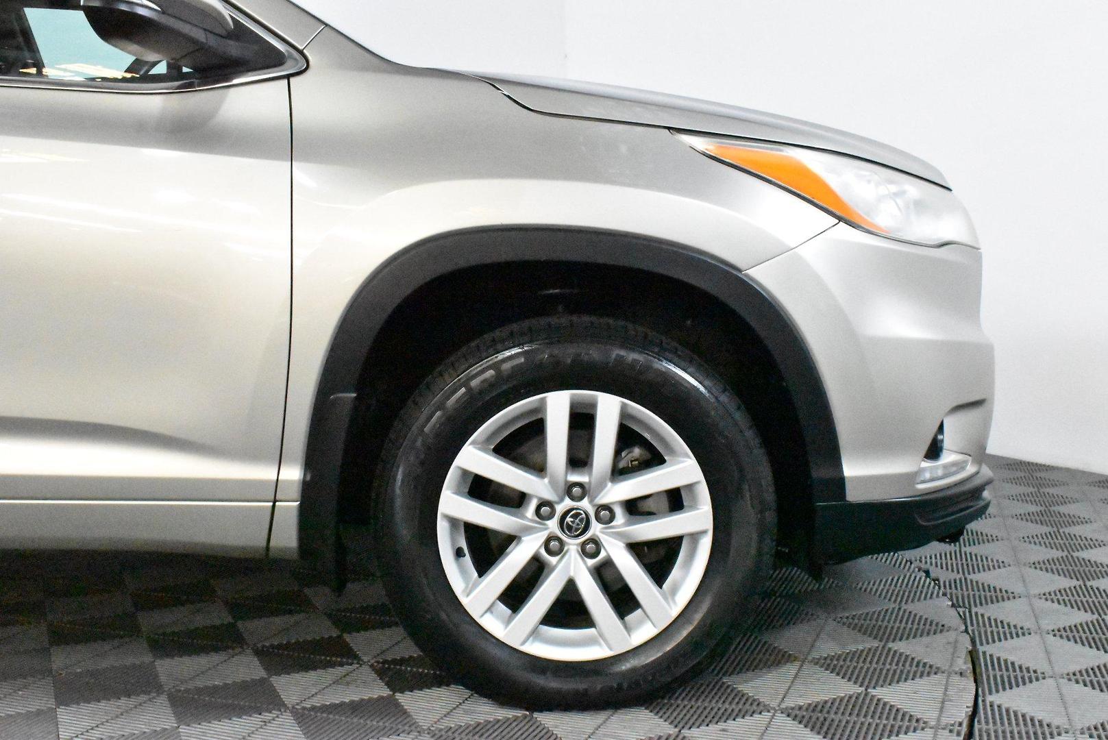 2016 Toyota Kluger GX — photo 18