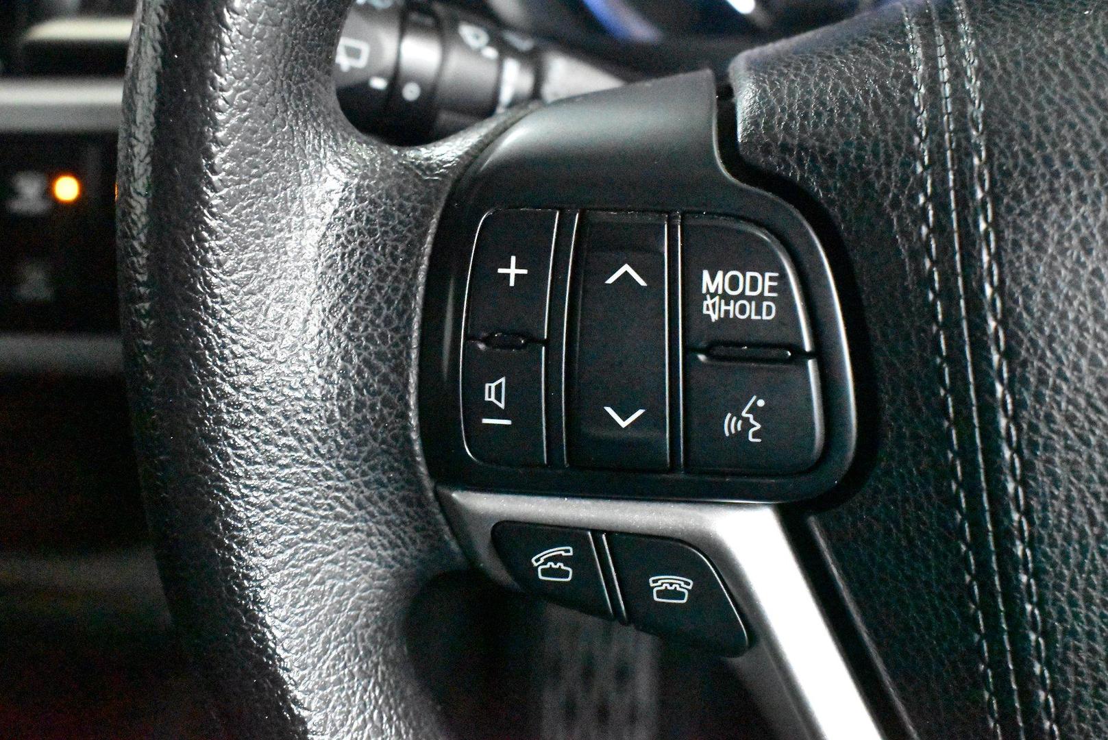 2016 Toyota Kluger GX — photo 21