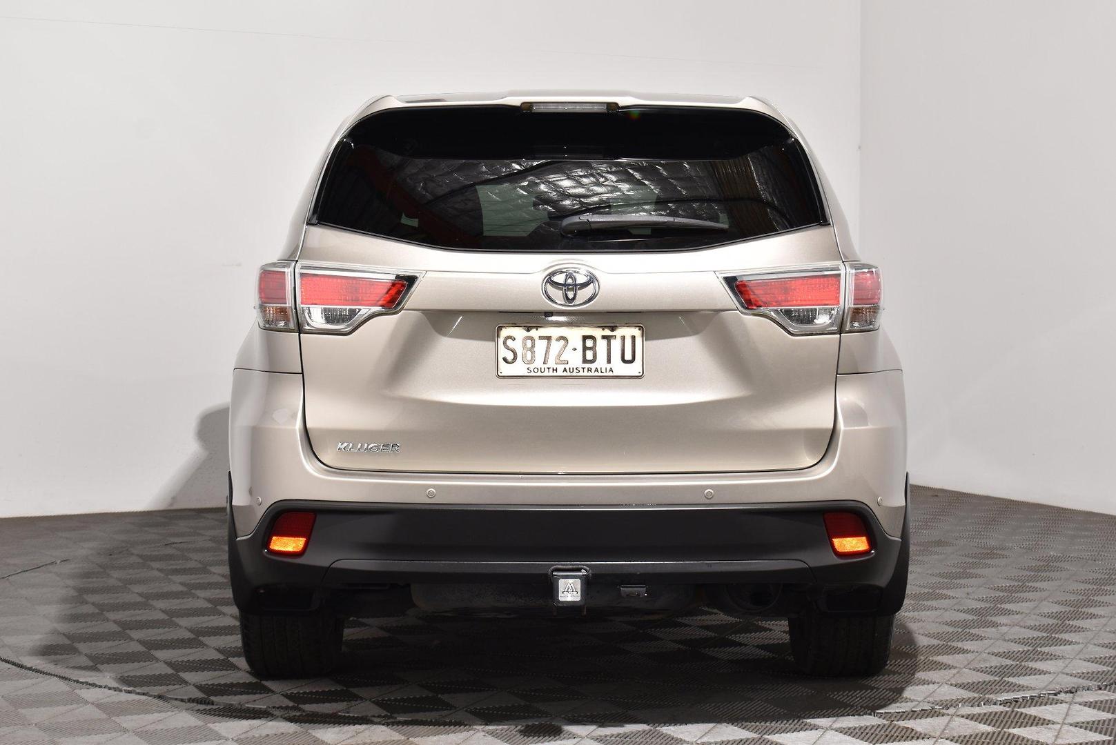 2016 Toyota Kluger GX — photo 4