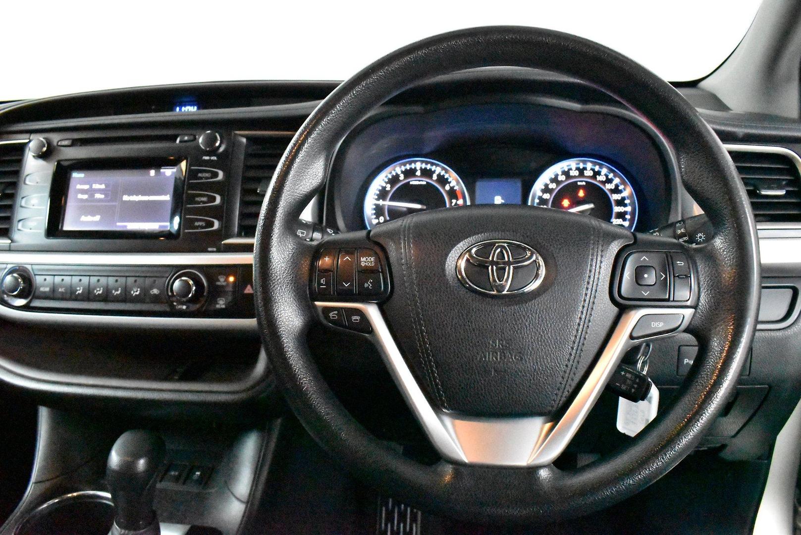 2016 Toyota Kluger GX — photo 5