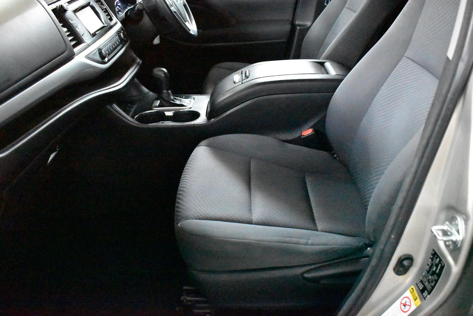 2016 Toyota Kluger GX — photo 7