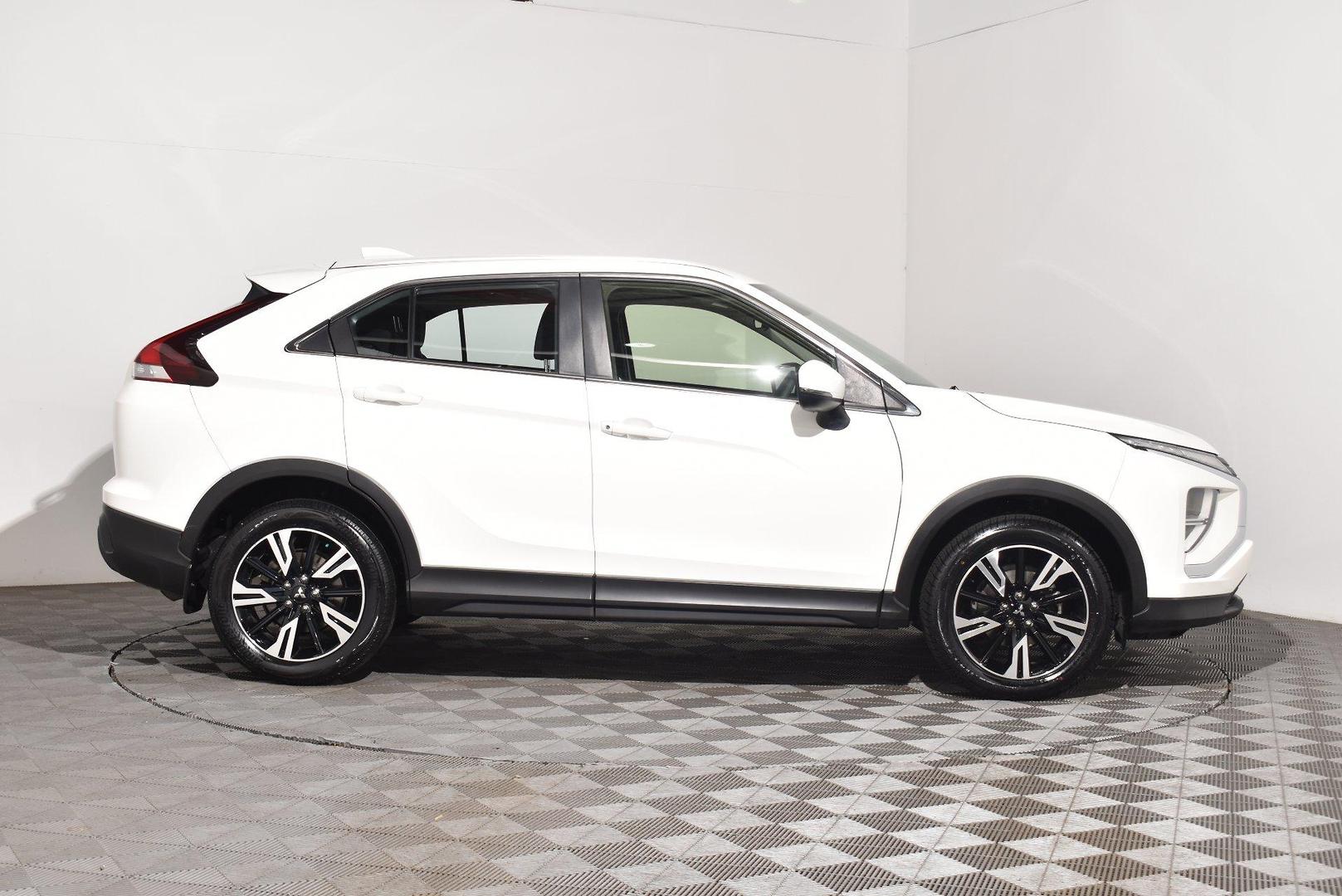 2021 Mitsubishi Eclipse Cross ES — photo 10