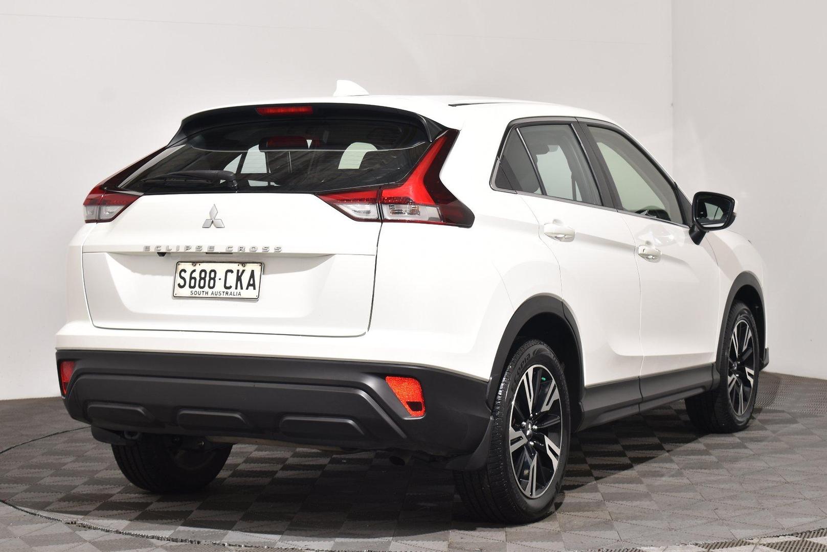 2021 Mitsubishi Eclipse Cross ES — photo 14