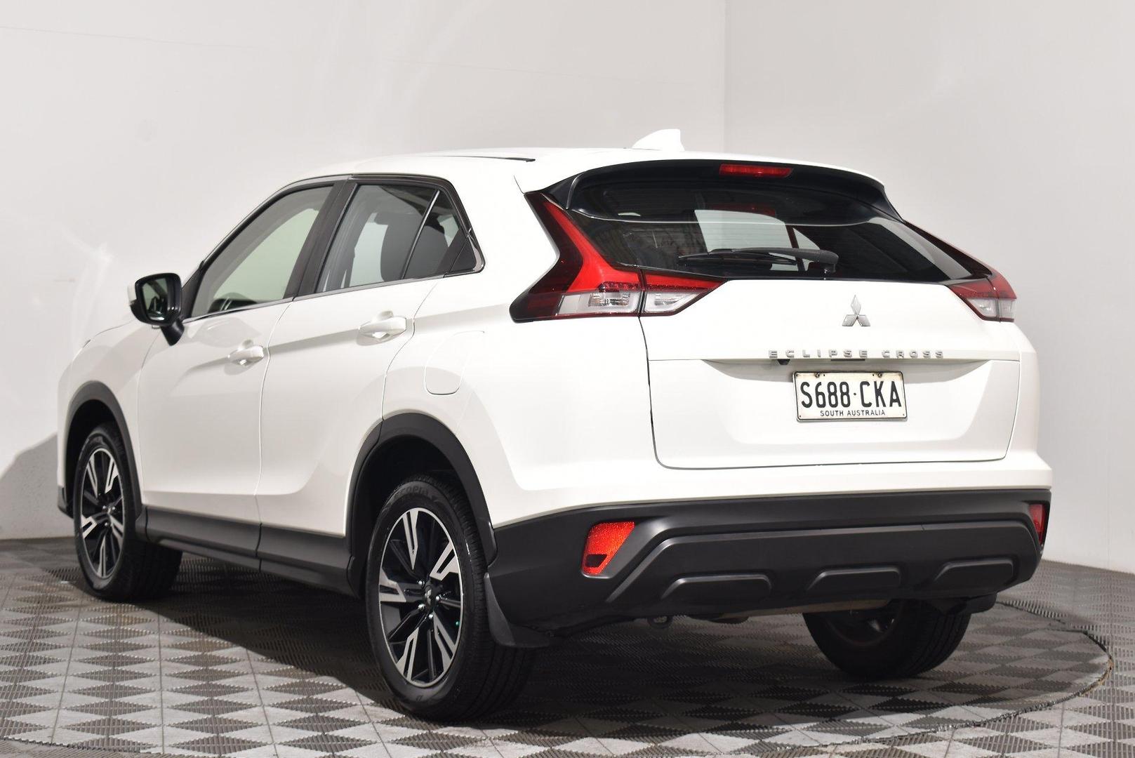 2021 Mitsubishi Eclipse Cross ES — photo 2