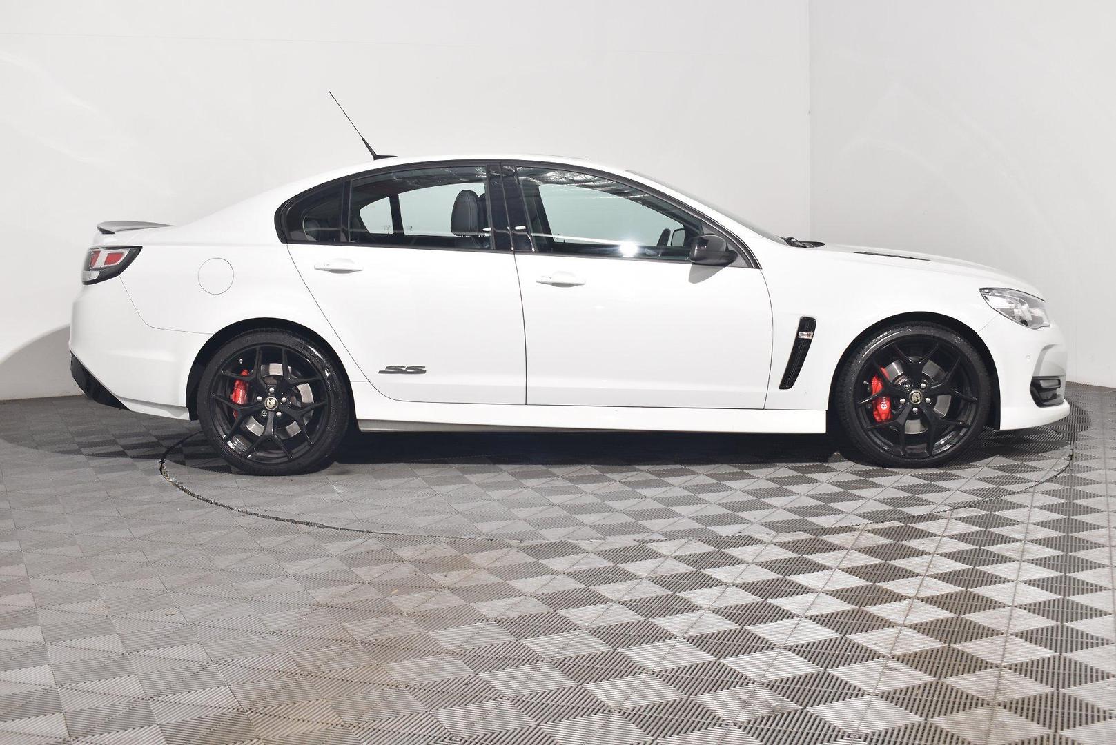 2017 Holden Commodore SS V Redline — photo 10