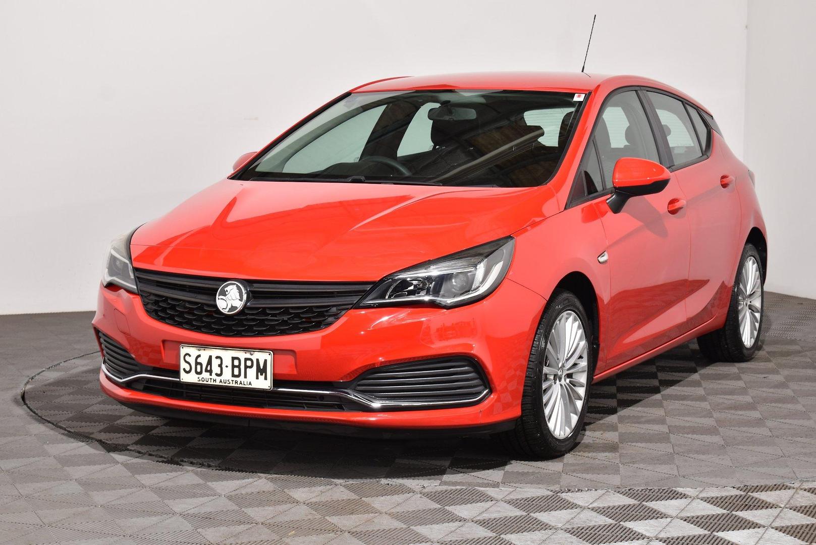 2016 Holden Astra R — photo 13