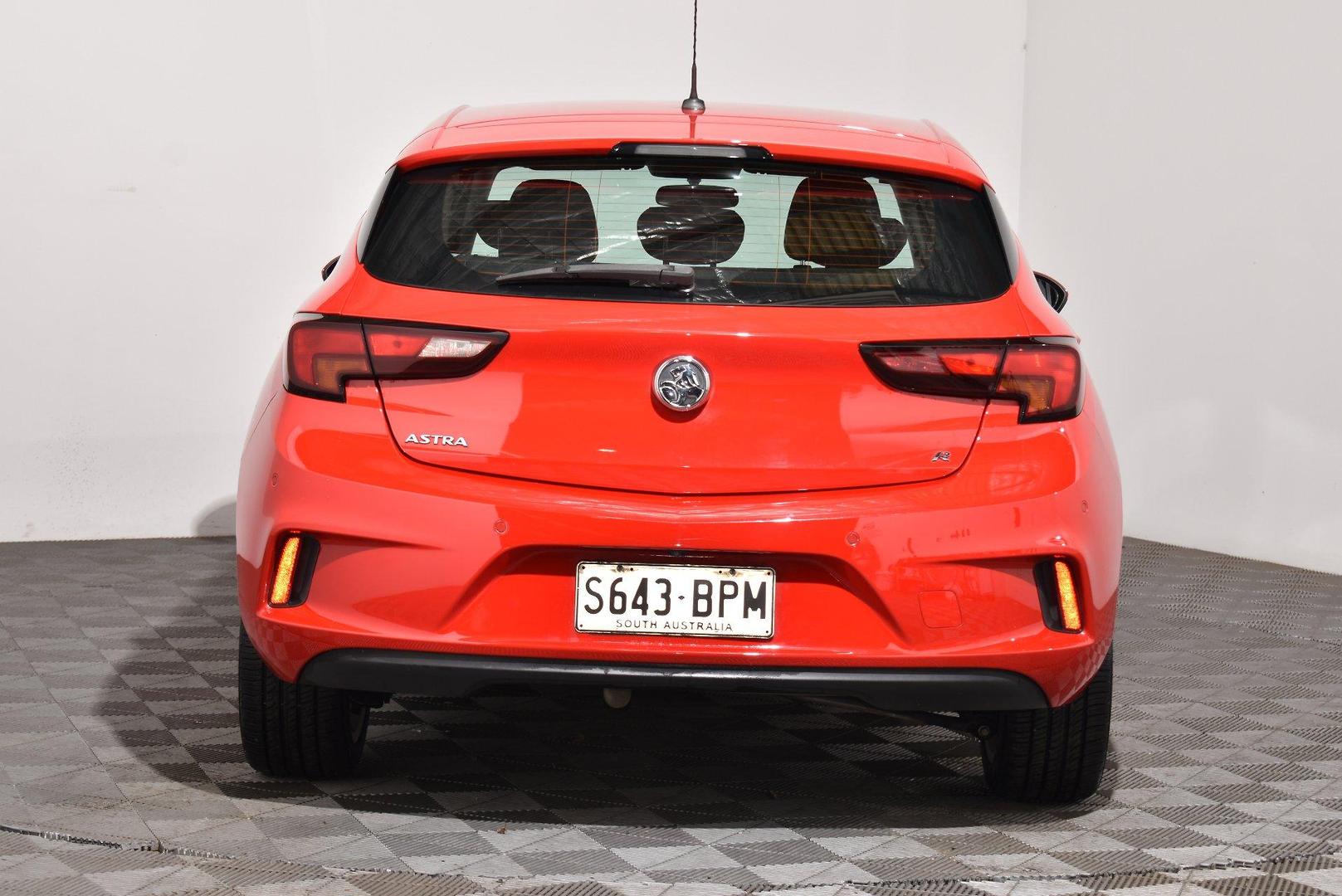 2016 Holden Astra R — photo 4