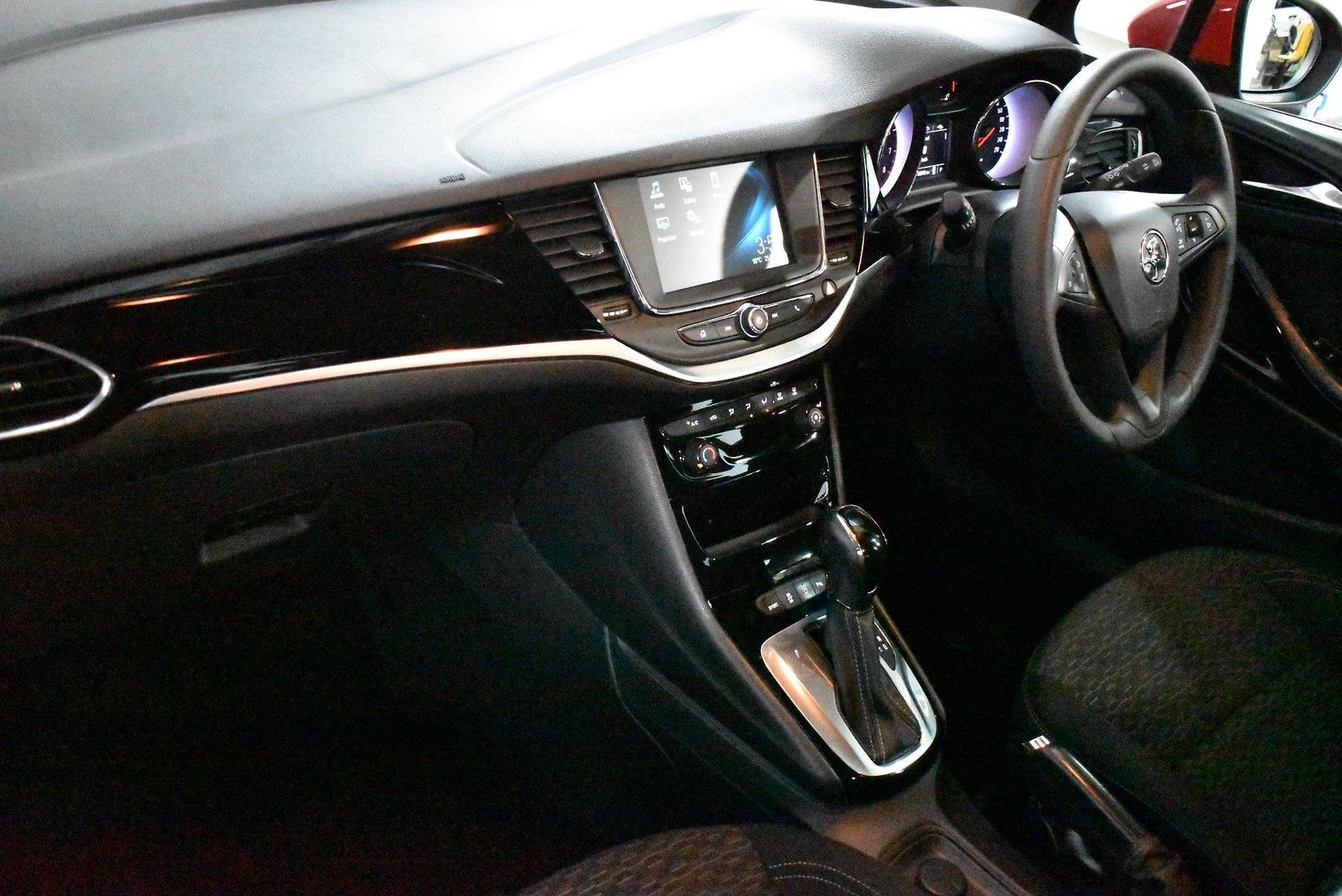 2016 Holden Astra R — photo 6