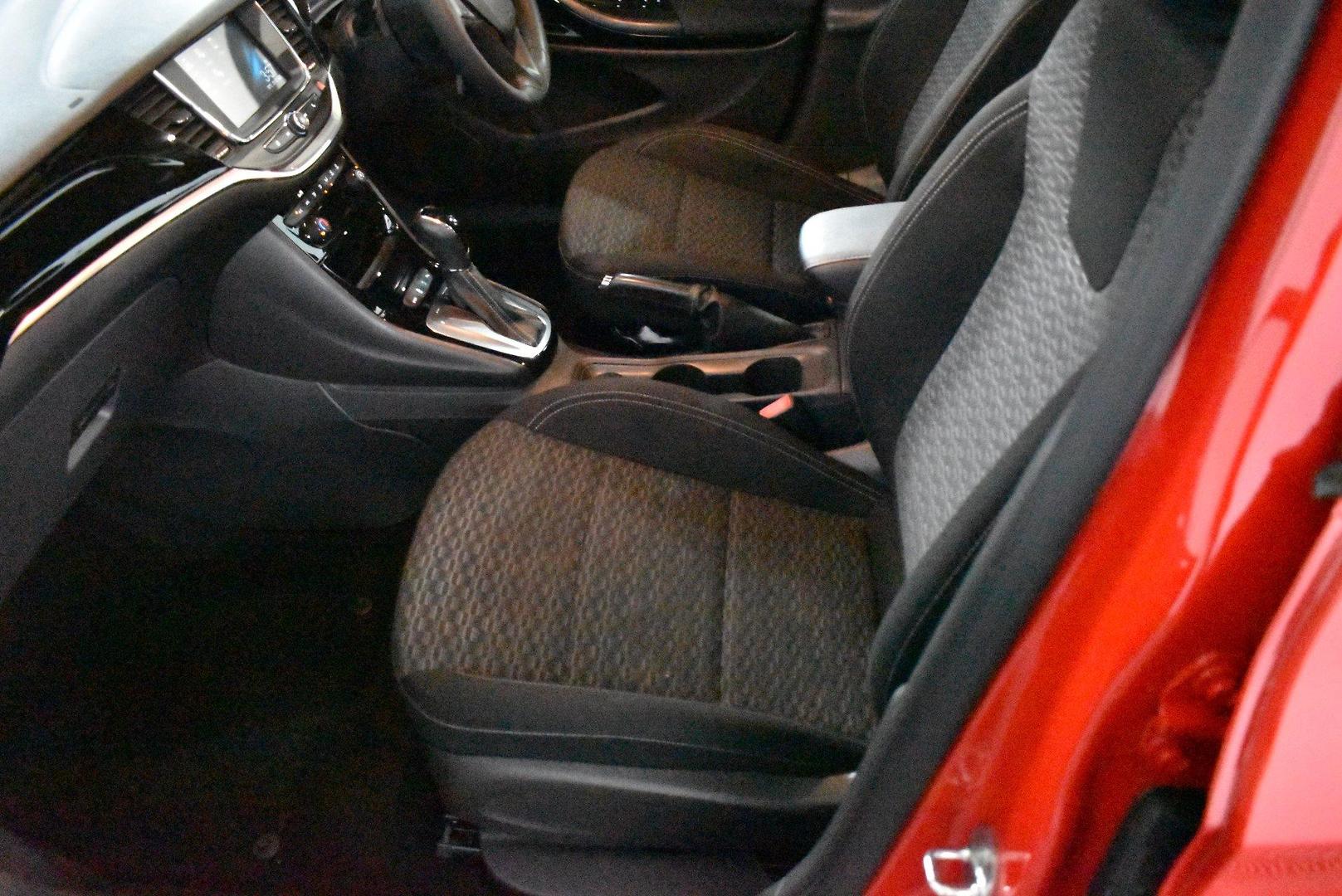 2016 Holden Astra R — photo 7