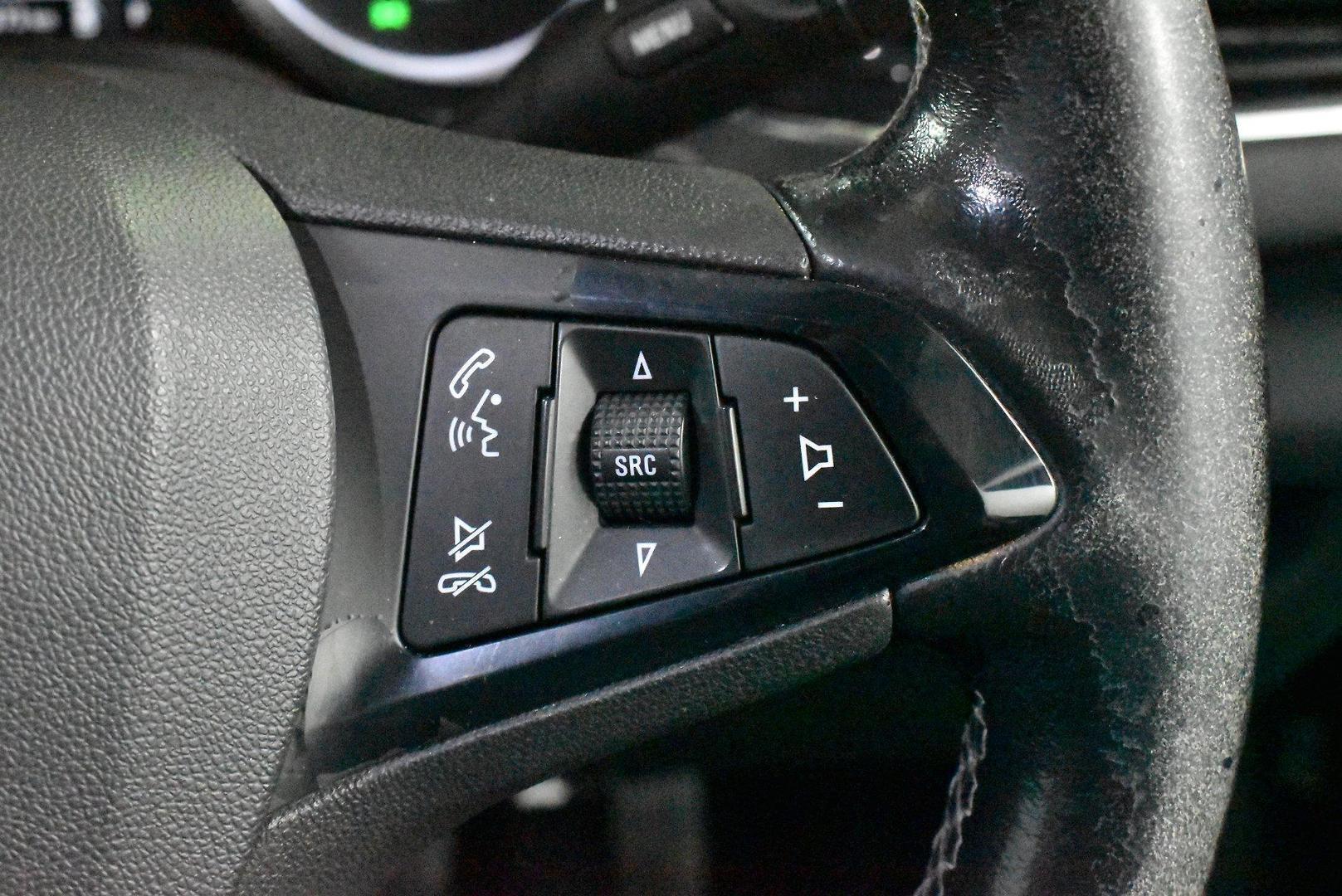 2018 Holden Commodore RS — photo 21