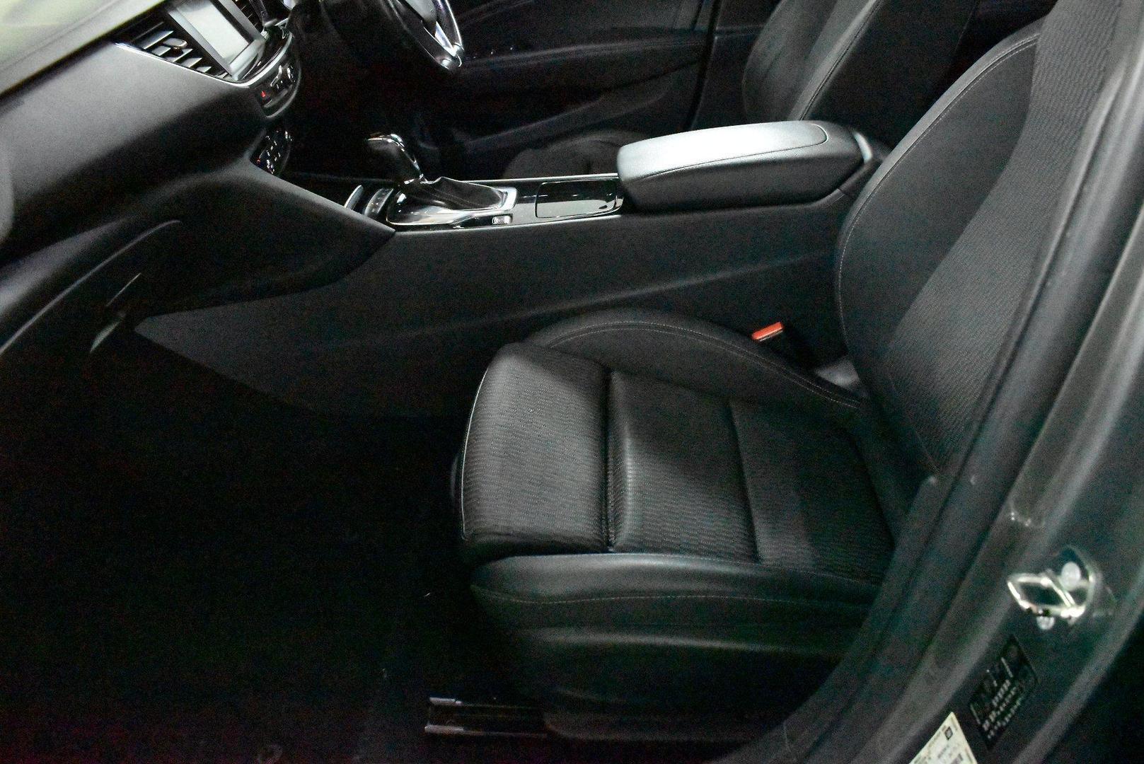 2018 Holden Commodore RS — photo 7