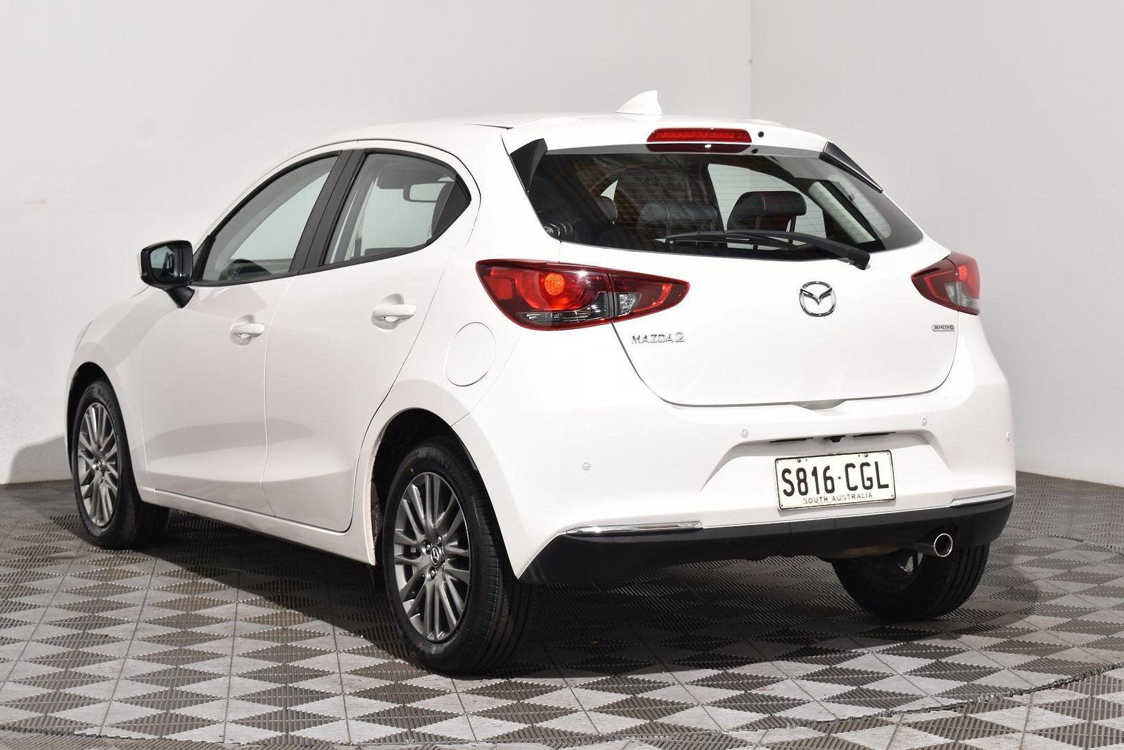 2020 Mazda 2 G15 Evolve — photo 2