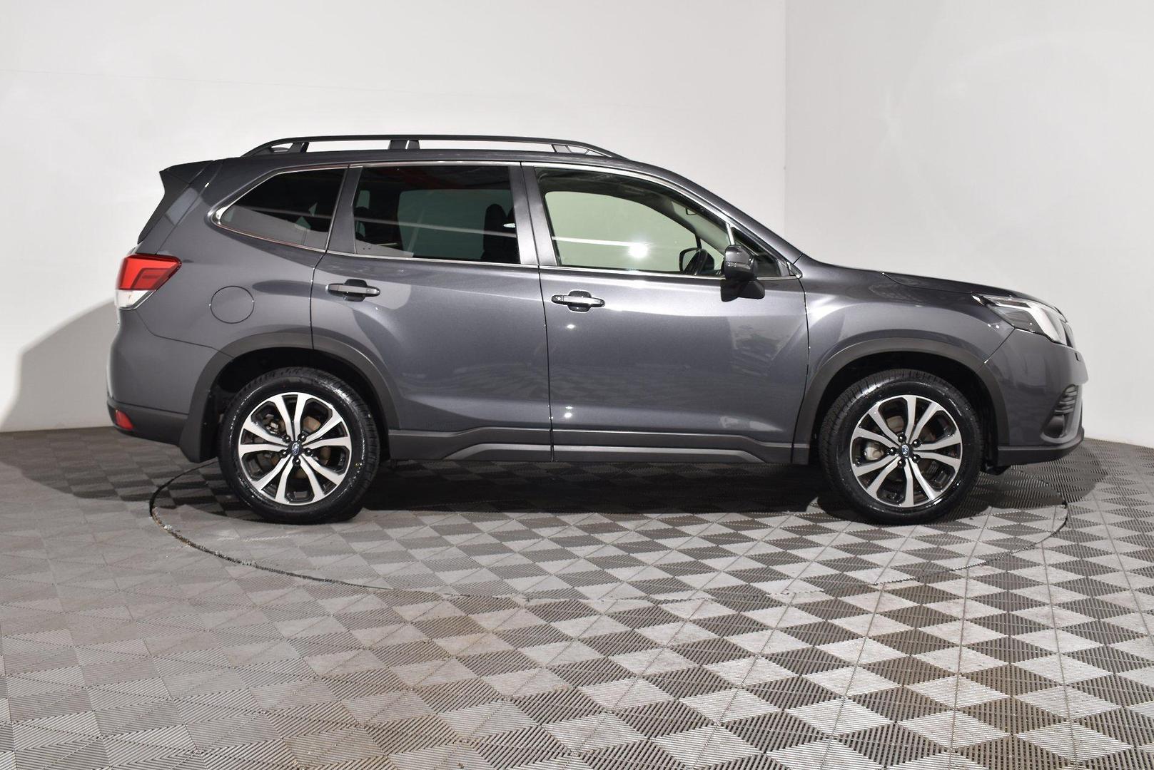 2023 Subaru Forester 25i Premium — photo 9