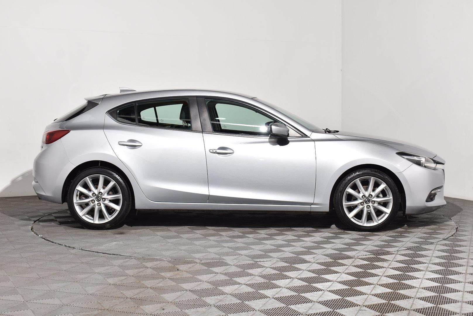 2018 Mazda 3 SP25 GT — photo 10