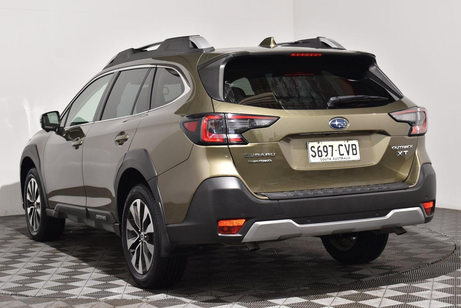 2023 Subaru Outback AWD Touring XT — photo 2