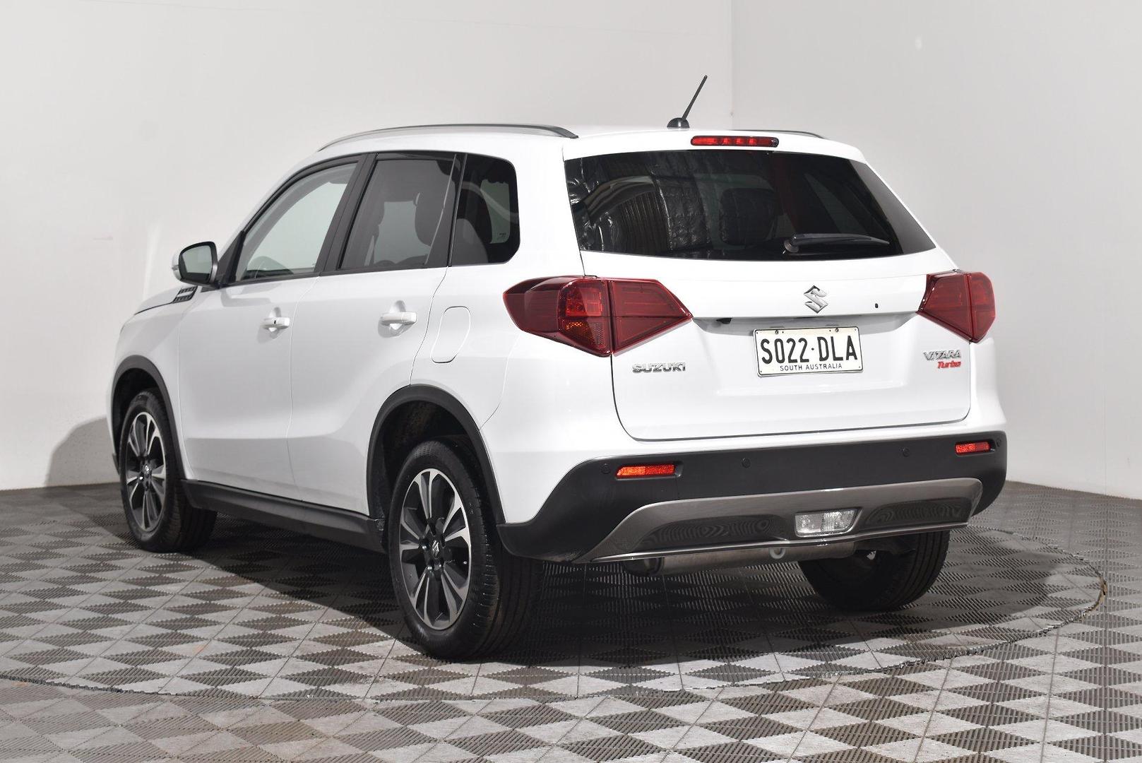 2020 Suzuki Vitara Turbo — photo 2