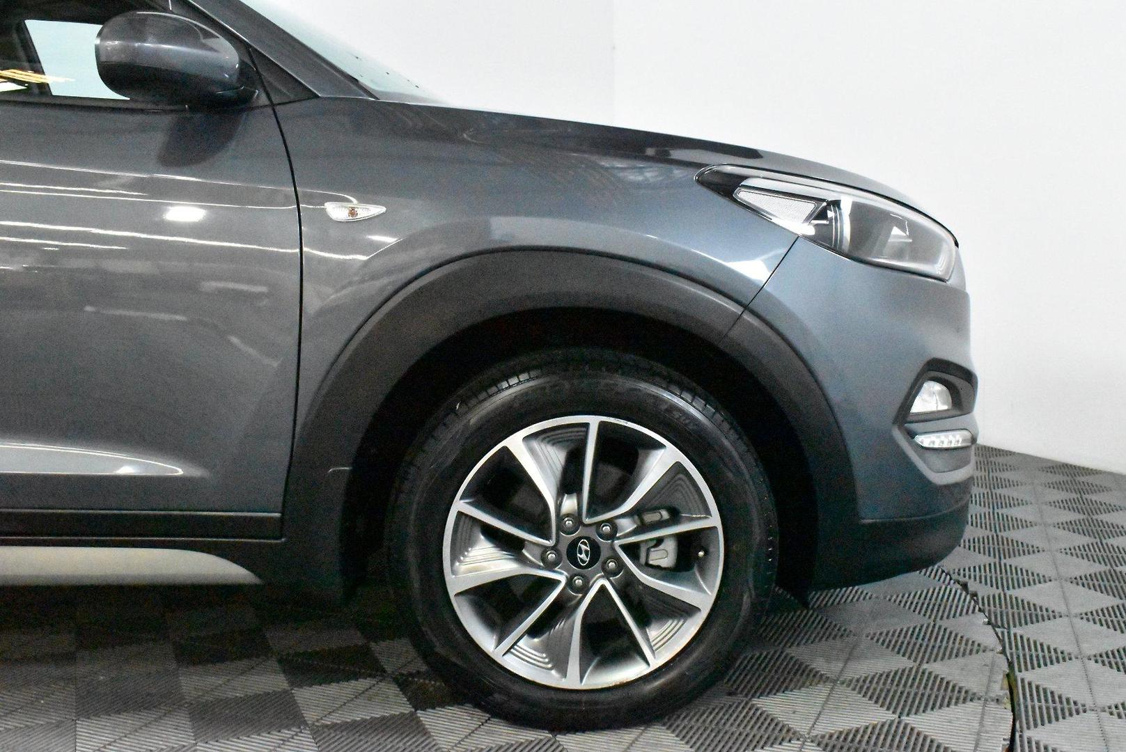 2017 Hyundai Tucson Active X — photo 18