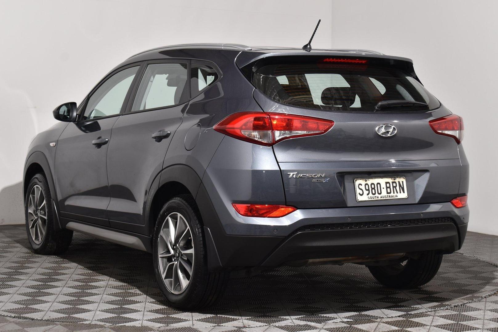 2017 Hyundai Tucson Active X — photo 2