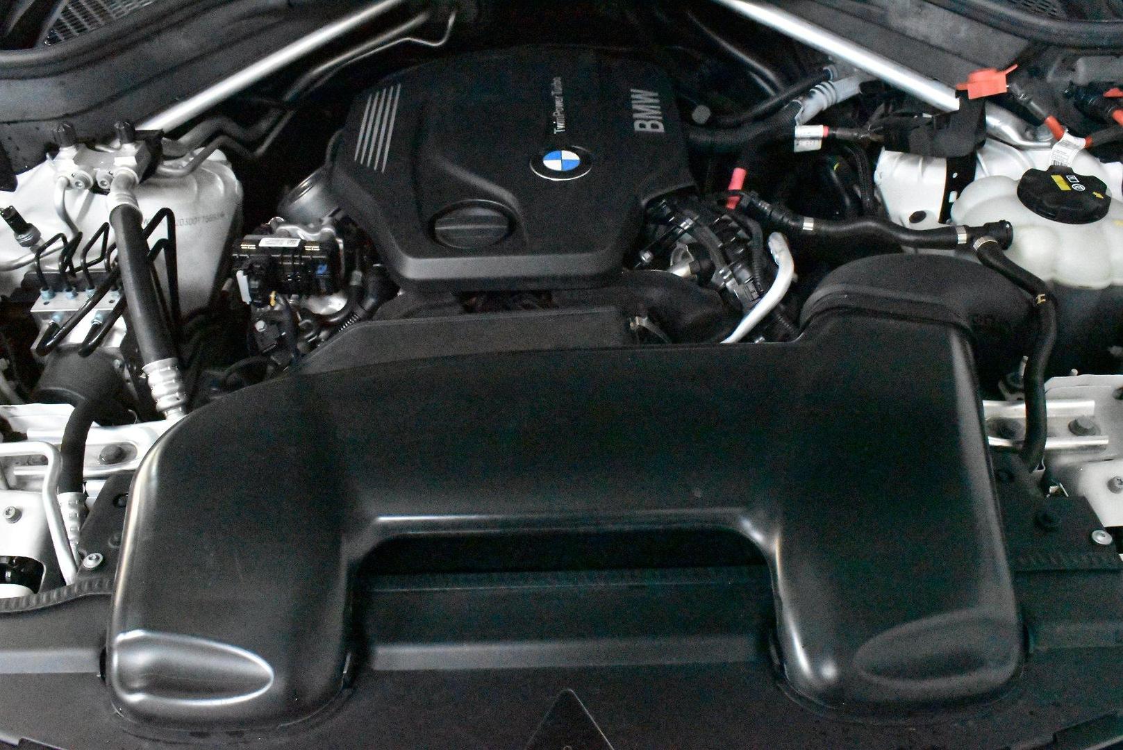 2016 BMW X5 sDrive25d — photo 17