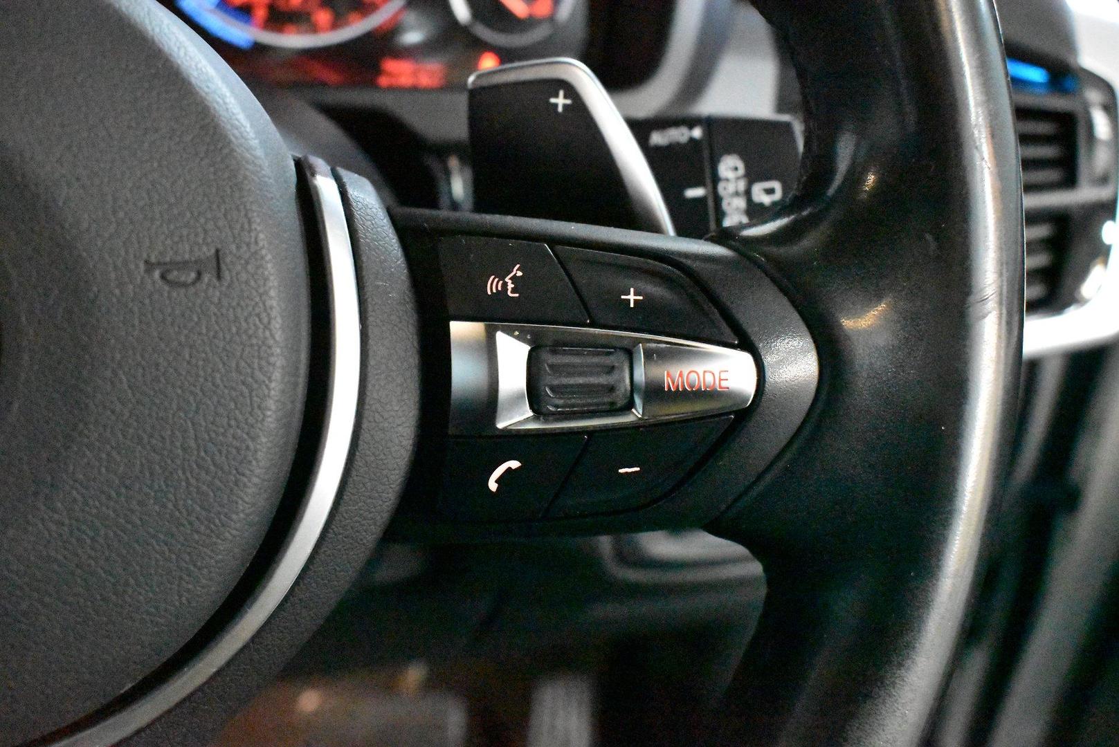 2016 BMW X5 sDrive25d — photo 22