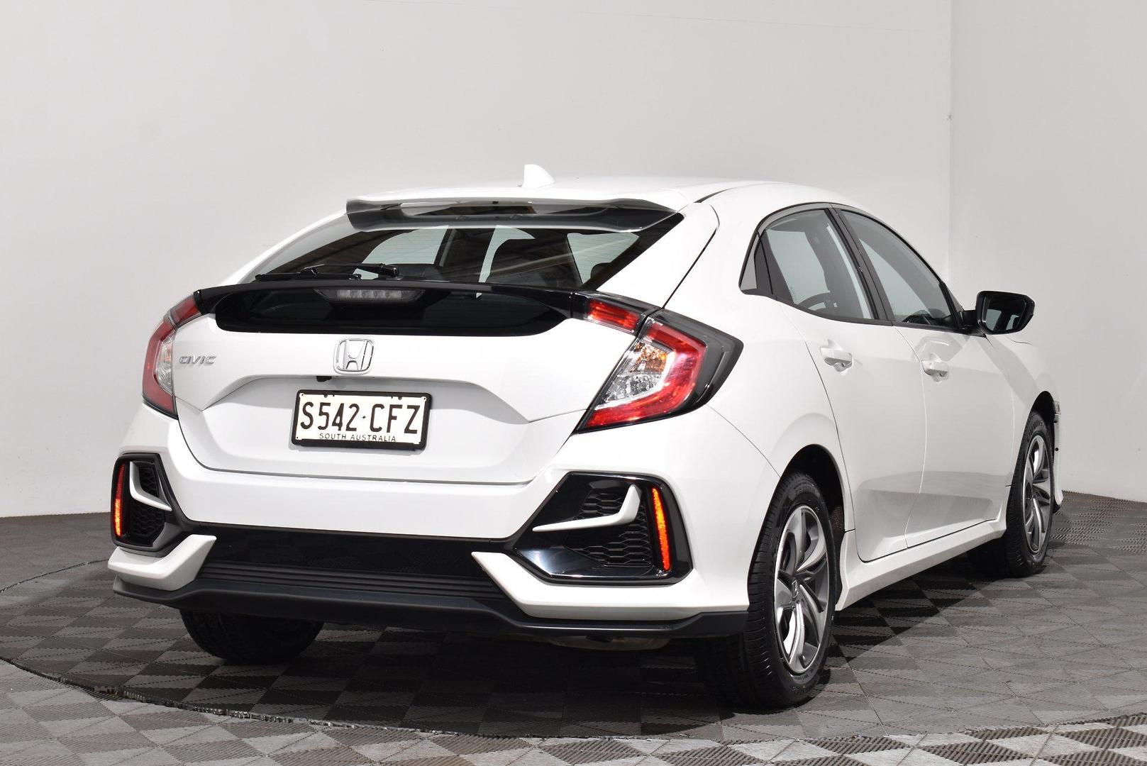 2020 Honda Civic VTi — photo 2