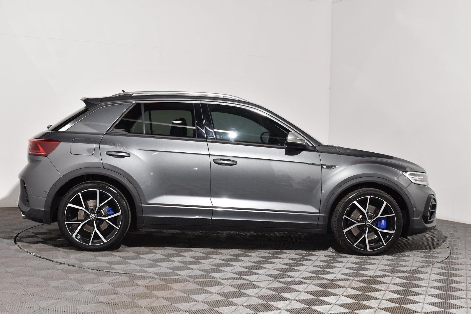 2022 Volkswagen T-Roc R — photo 10