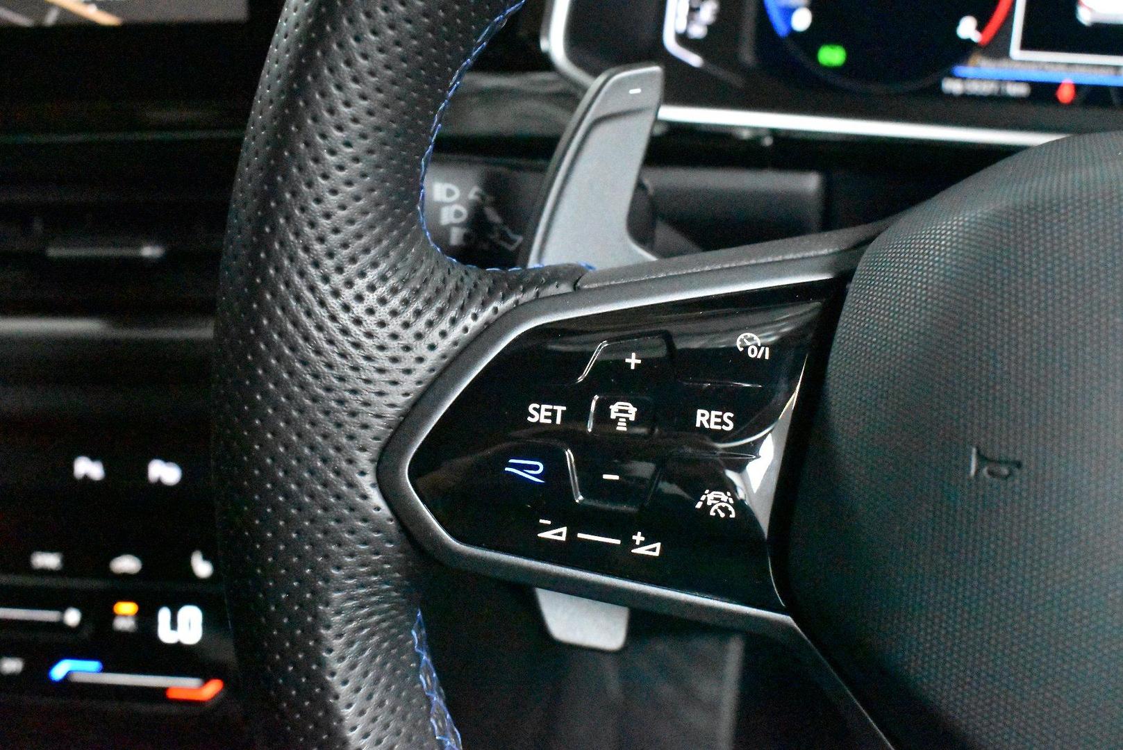 2022 Volkswagen T-Roc R — photo 21