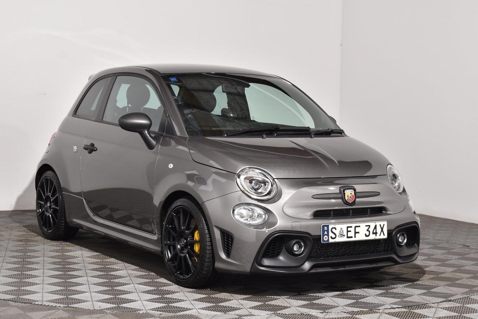2024 Abarth 695 Competizione — photo 1