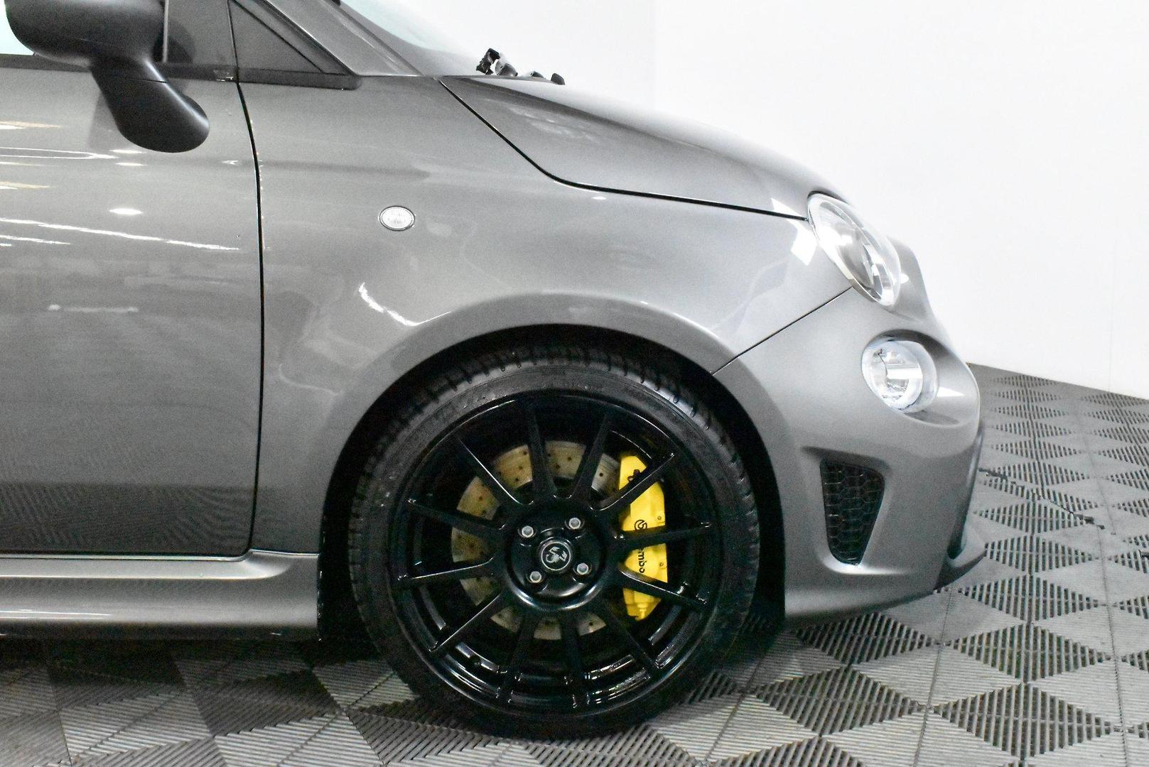 2024 Abarth 695 Competizione — photo 18