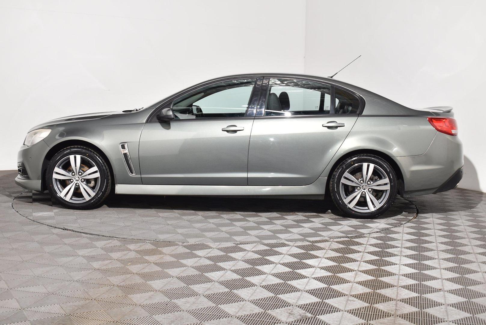 2014 Holden Commodore SV6 — photo 11