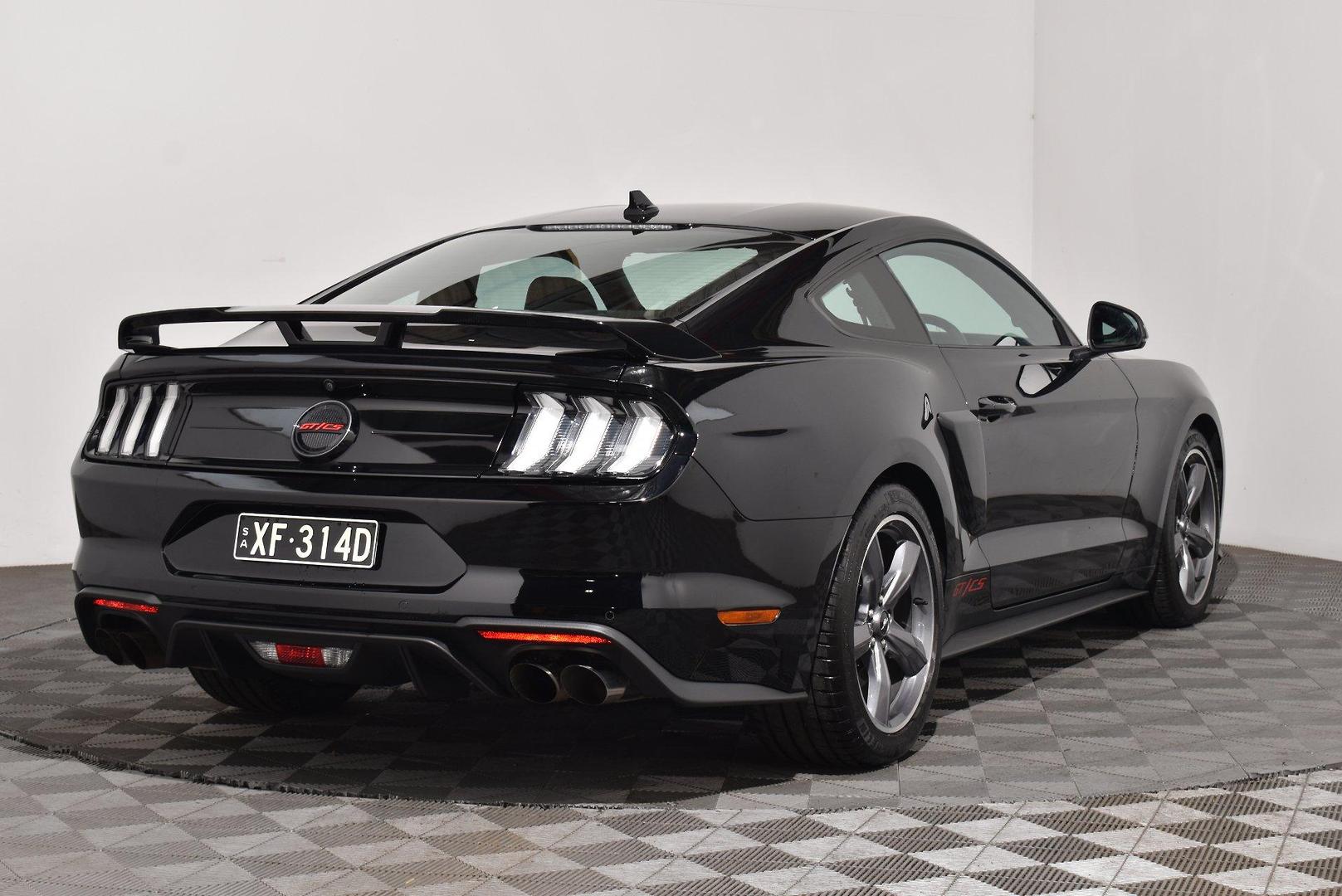 2022 Ford Mustang GT — photo 14