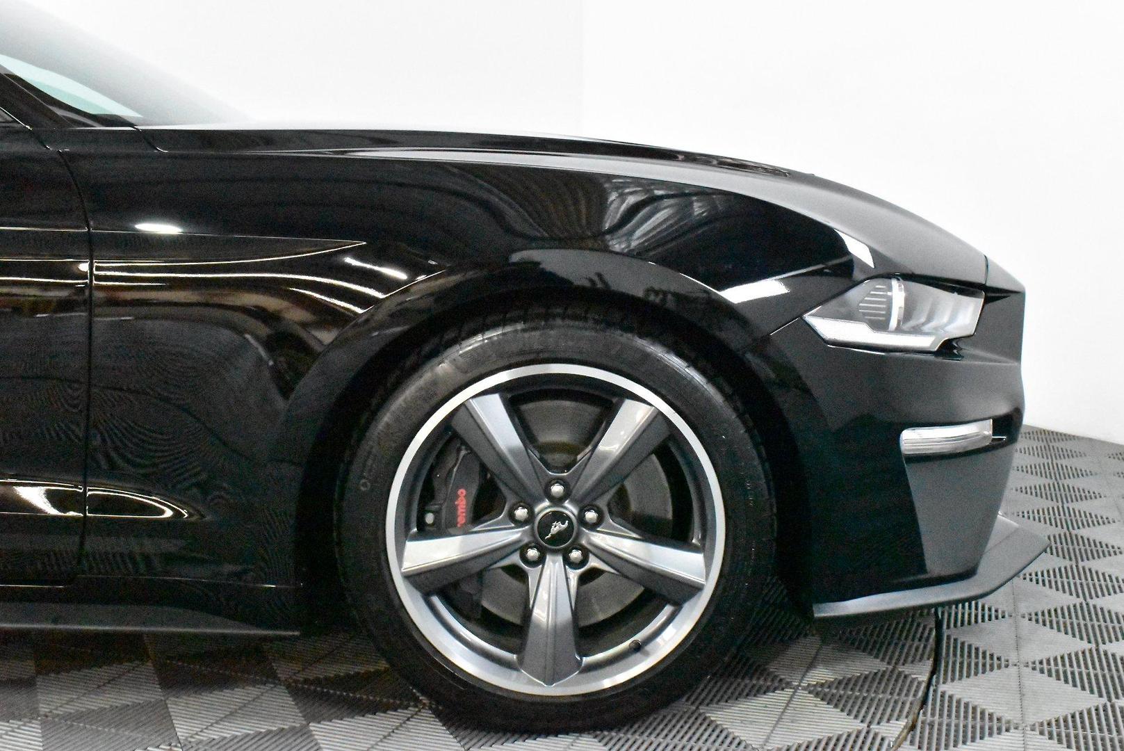 2022 Ford Mustang GT — photo 18