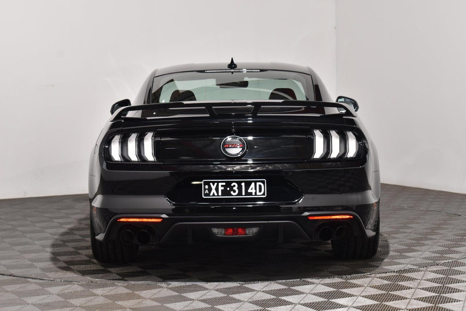 2022 Ford Mustang GT — photo 4