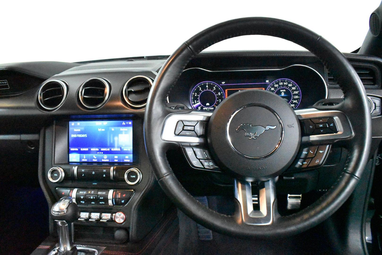 2022 Ford Mustang GT — photo 5
