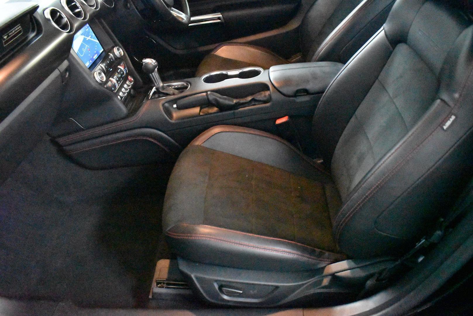 2022 Ford Mustang GT — photo 7