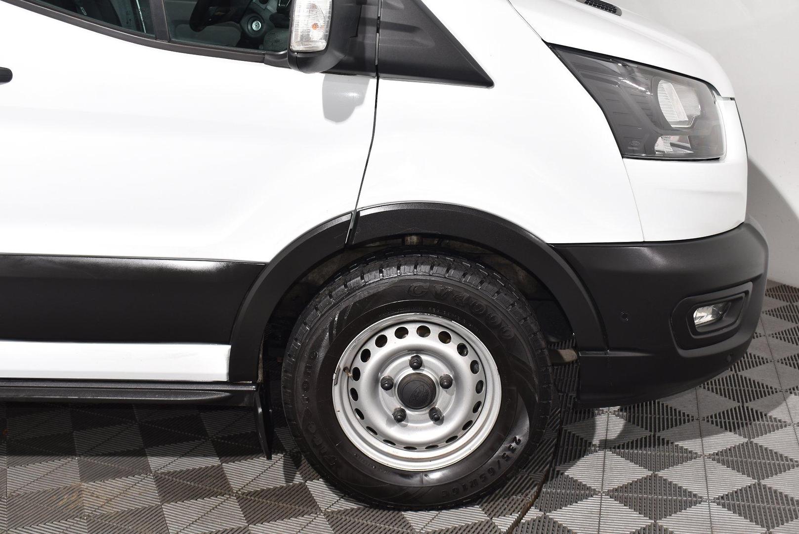 2023 Ford Transit 350L — photo 17