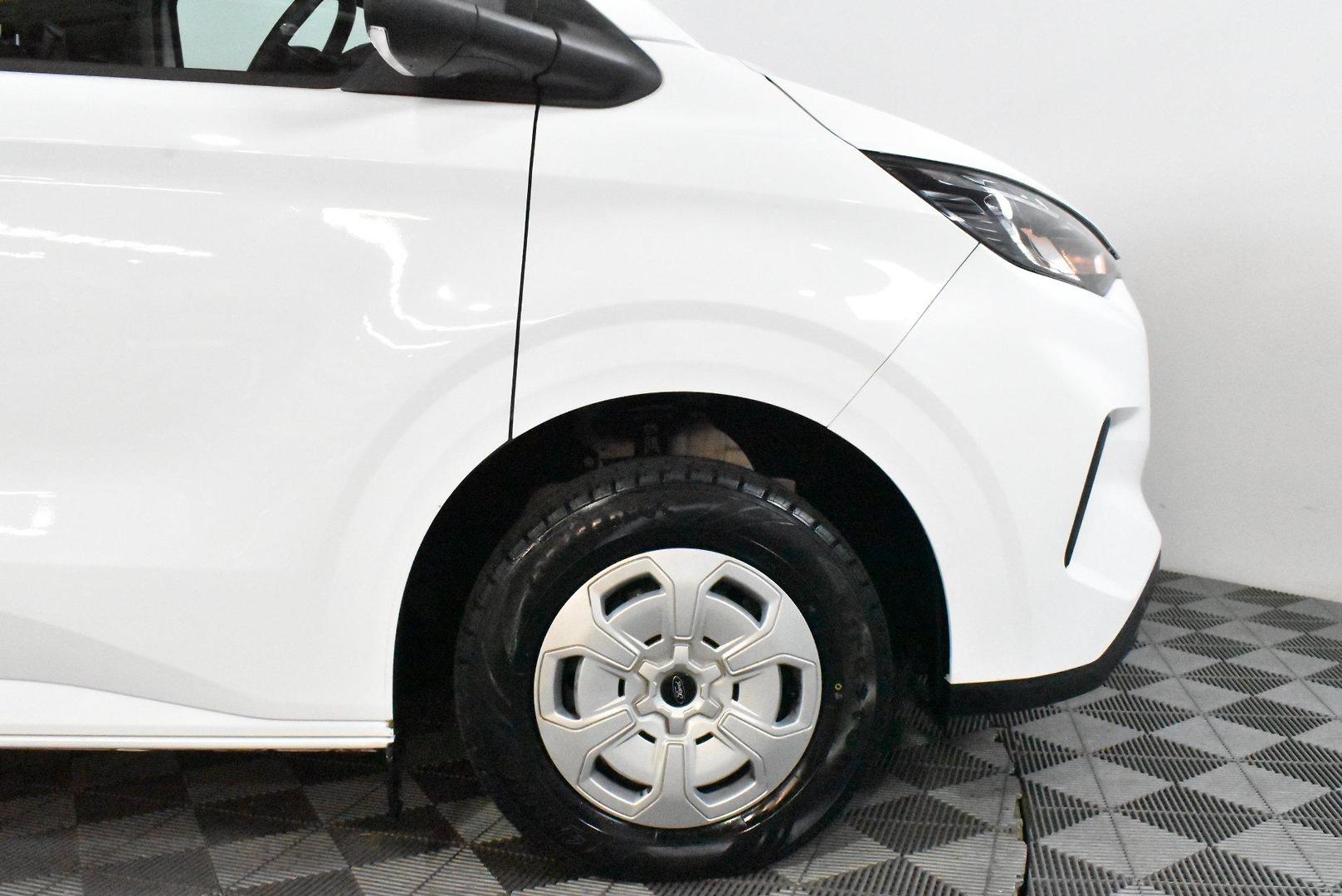 2024 Ford Transit Custom Trend SWB — photo 17