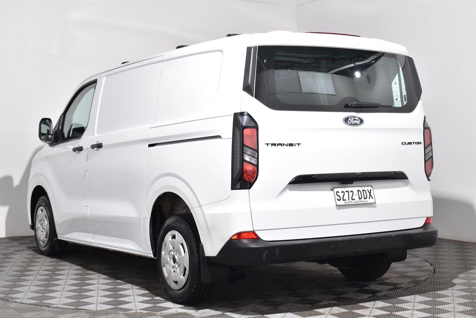 2024 Ford Transit Custom Trend SWB — photo 2
